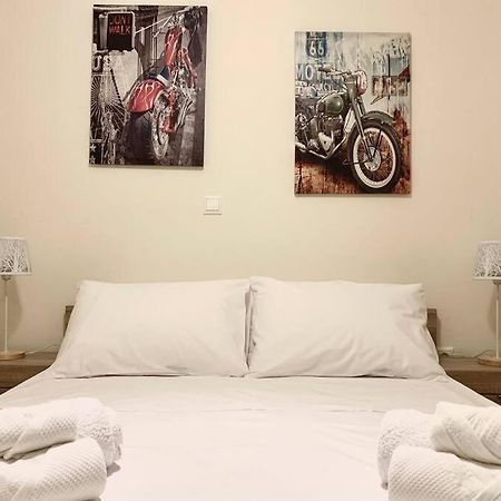 Alexa'S Downtown Apartment Атина Екстериор снимка