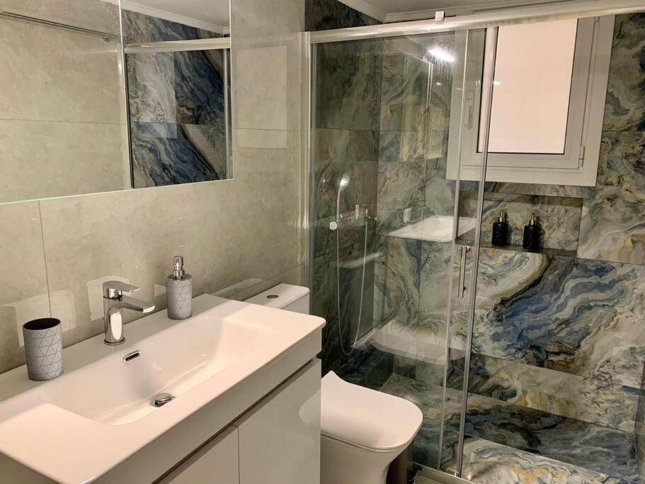 Alexa'S Downtown Apartment Атина Екстериор снимка