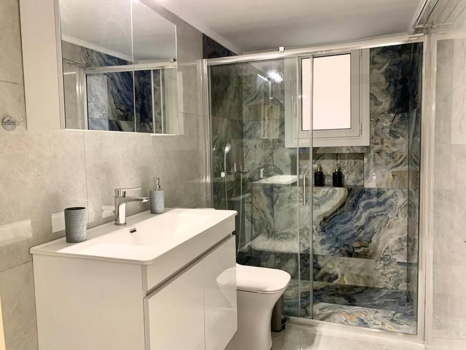 Alexa'S Downtown Apartment Атина Екстериор снимка