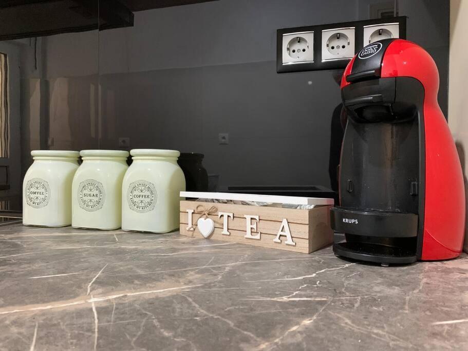 Alexa'S Downtown Apartment Атина Екстериор снимка